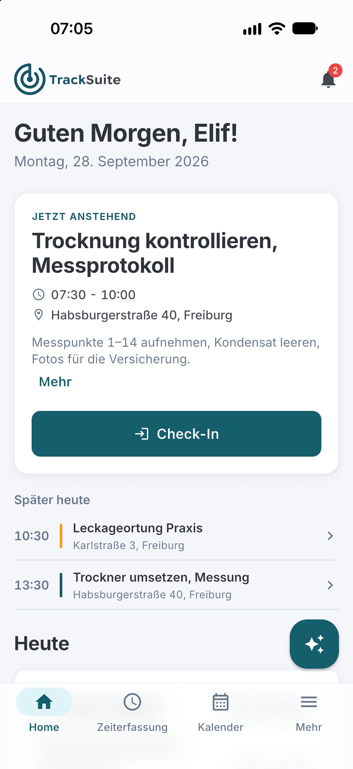 TrackSuite App um 07:05: Startseite mit dem anstehenden Auftrag „Trocknung kontrollieren, Messprotokoll“, 07:30 bis 10:00, Habsburgerstraße 40, und Check-in-Button